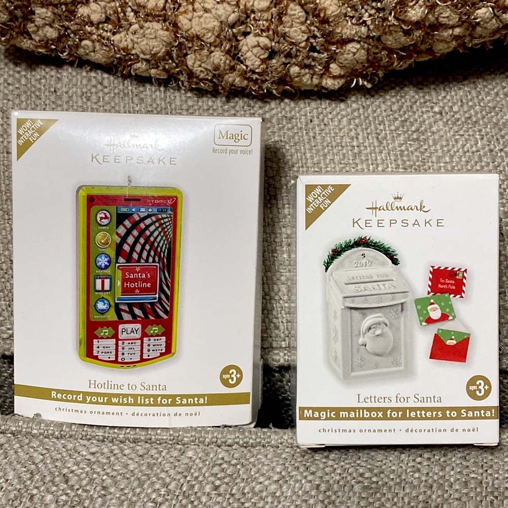 Hallmark Keepsake 2010 Hotline To Santa & Letters For Santa 2pc